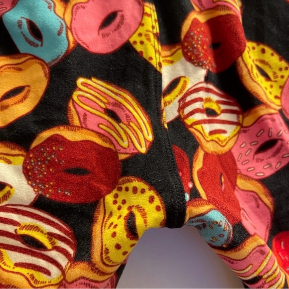 LuLaRoe Leggings Tall and Curvy- Donut Themed (Pre-Owned-Excellent Condition) - Picture 5 of 7